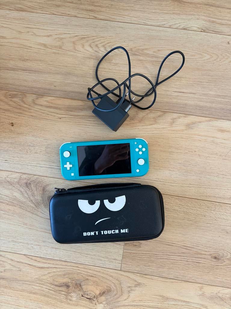Nintendo Switch Lite Turquoise met hoesje, Sn, Met beschermhoes of tas, Turquoise, Sn