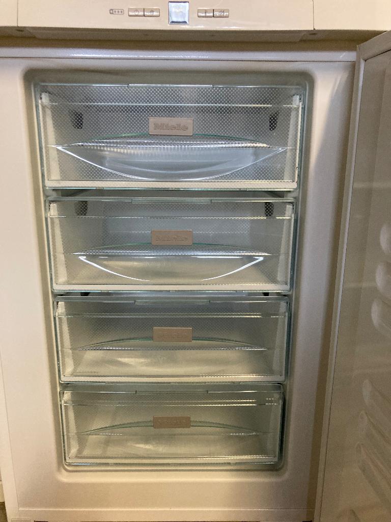 Miele diepvriezer tafelmodel, Witgoed en Apparatuur, Vriezers en Diepvrieskisten, Vrieskast, Gebruikt, Minder dan 85 cm, Minder dan 60 cm