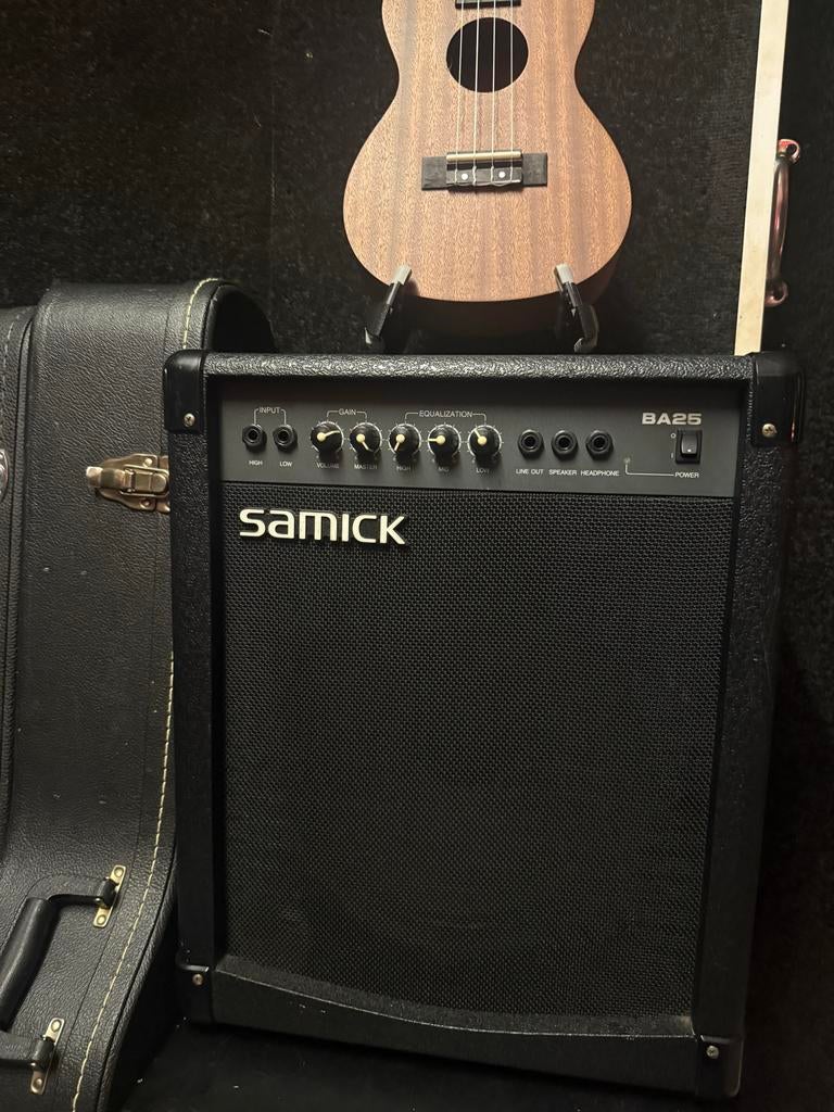 Samick BA25 Basversterker - Compact en Krachtig, Ophalen of Verzenden, Gebruikt, Basgitaar, Minder dan 50 watt