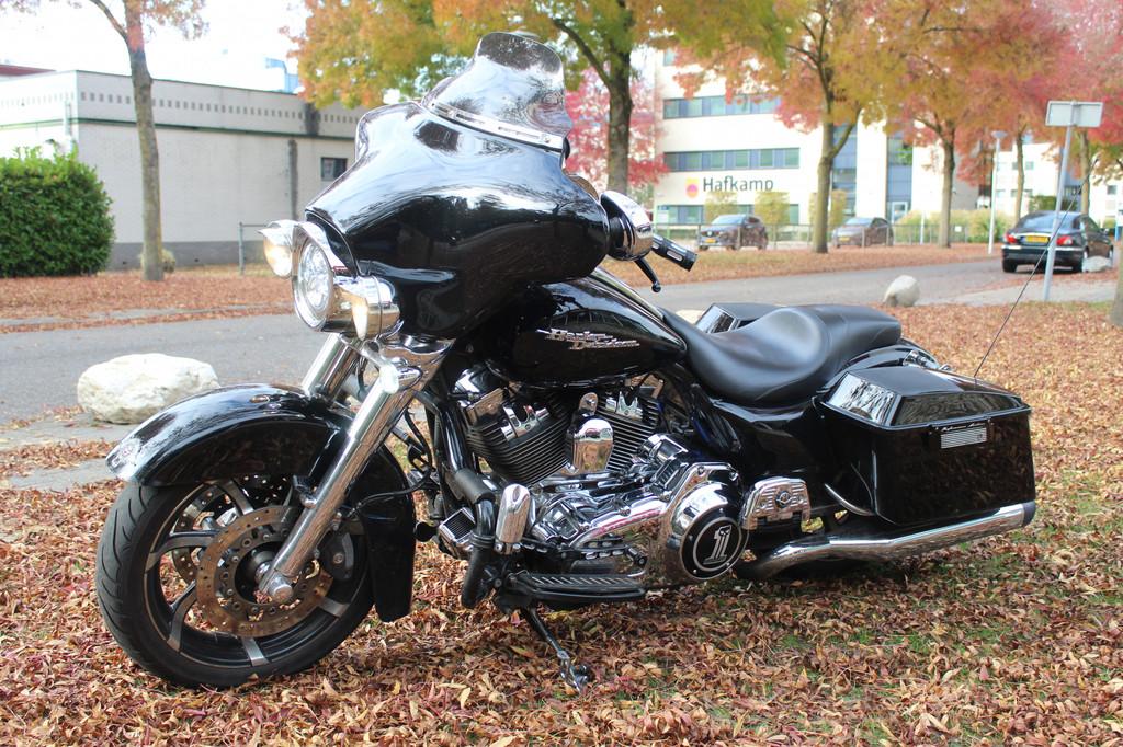 Harley-Davidson Street Glide FLH-X Street-Glide special - foto 2