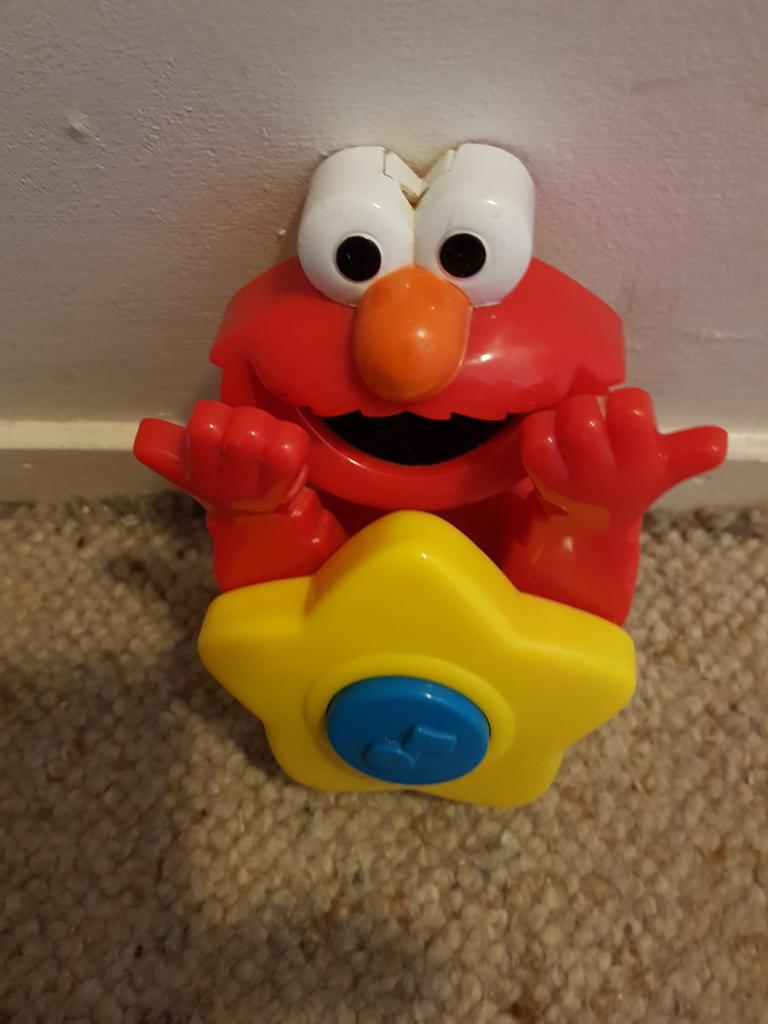 Figuur uit Sesamstraat. Werkt op batterijen., Ophalen, 6 jaar of ouder