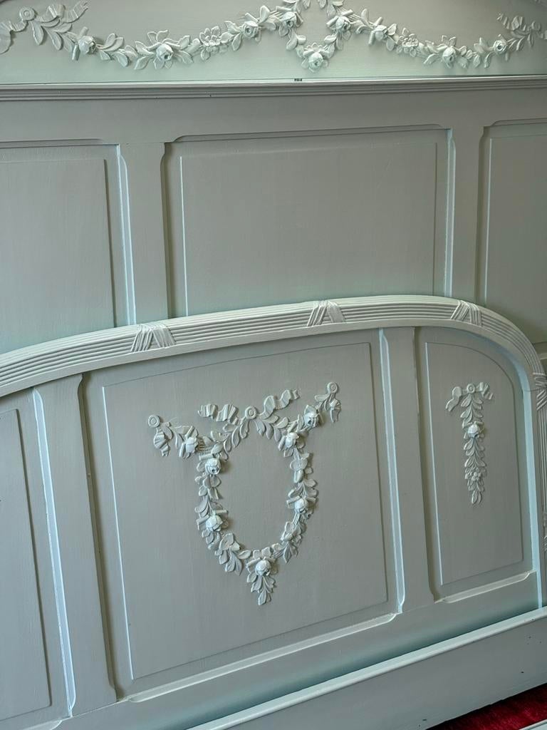 Antieke slaapkamer, Ophalen