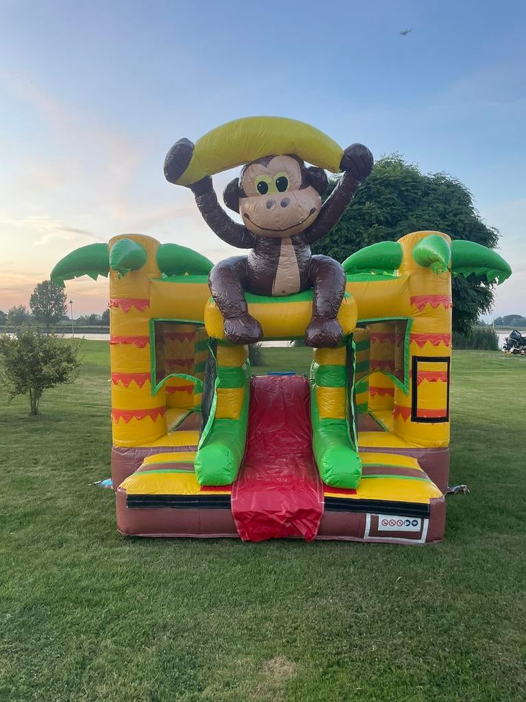 Little monkey springkussen te huur €100,- per dag, Hobby en Vrije tijd, Feestartikelen | Verhuur, Ophalen, Zo goed als nieuw, Overige