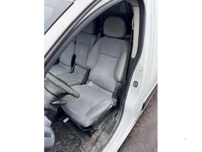 Stoel links van een Peugeot Partner, Gebruikt, -, -, Ophalen of Verzenden