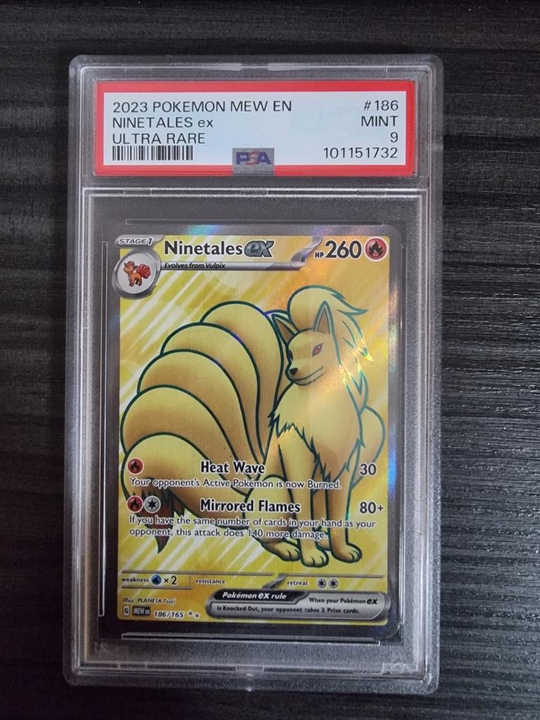 Ninetales EX 186/165 MEW PSA 9 Slab, Hobby en Vrije tijd, Verzamelkaartspellen | Pokémon, Ophalen of Verzenden, Zo goed als nieuw