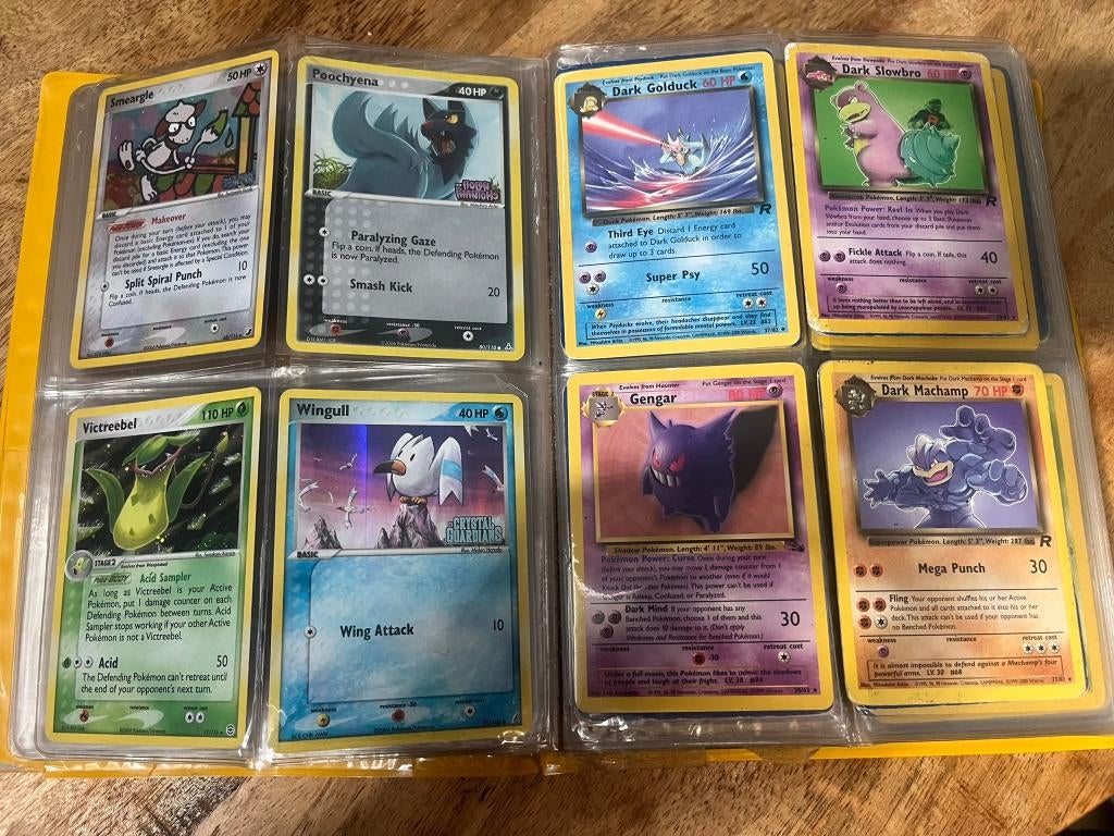 Mapje met pokemon kaarten verschillende sets, Hobby en Vrije tijd, Verzamelkaartspellen | Pokémon, Ophalen of Verzenden, Zo goed als nieuw