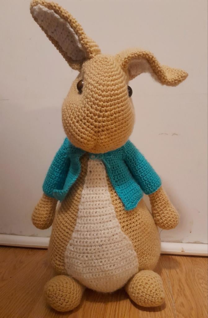 Pieter konijn / peter rabbit groot gebreid knuffel konijn, Ophalen of Verzenden, Nieuw, Konijn