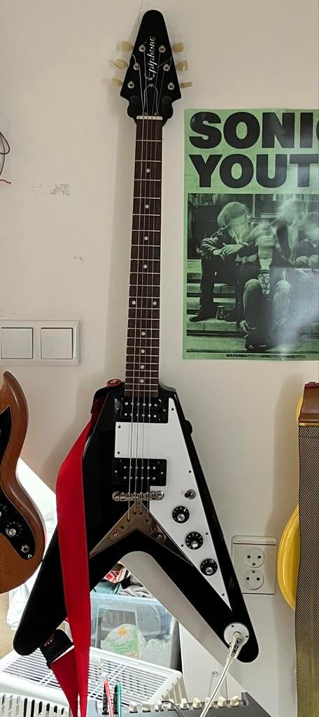 Epiphone flying v 58, Muziek en Instrumenten, Snaarinstrumenten | Gitaren | Elektrisch, Ophalen, Zo goed als nieuw, Solid body