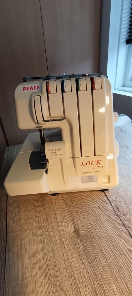Pfaff Lock 740 DSA, Ophalen, Gebruikt, Naaimachine, Pfaff