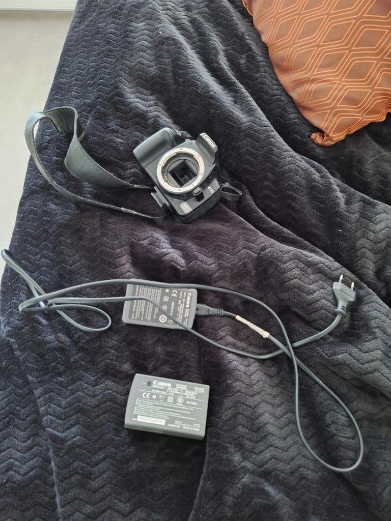 Gebruikte Canon EOS 400D spiegelreflexcamera zonder lens, Ophalen of Verzenden