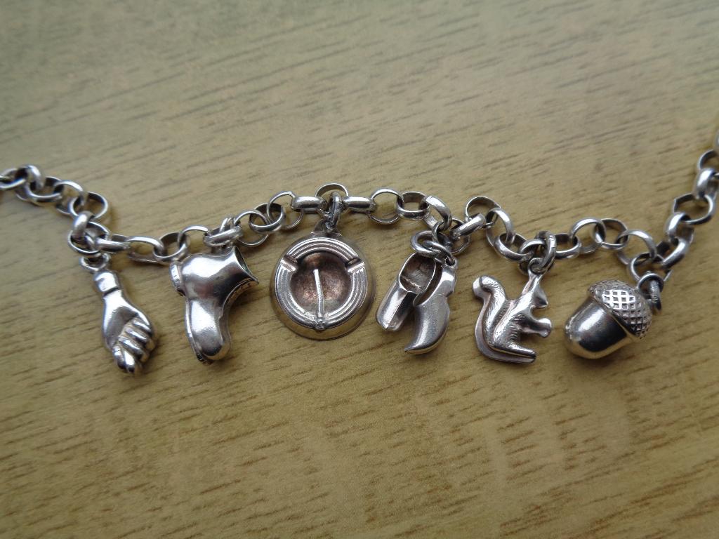 zilveren armband met vintage bedels [426], Verzenden, Zo goed als nieuw, Met bedels of kralen, Zilver