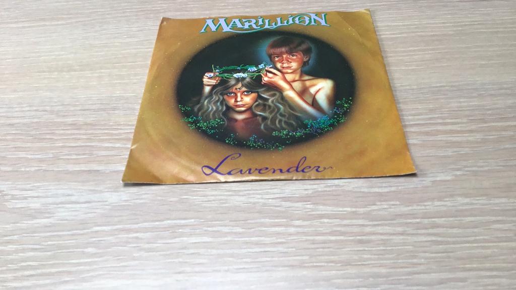 TOP-SINGLE VAN MARILLION: LAVENDER, Ophalen of Verzenden, Zo goed als nieuw, Overige formaten