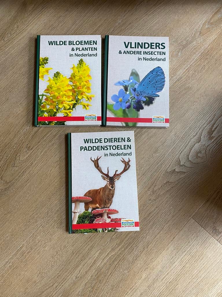 Boekjes vlinders wilde dieren en paddenstoelen, Ophalen of Verzenden, Nieuw, Natuur algemeen