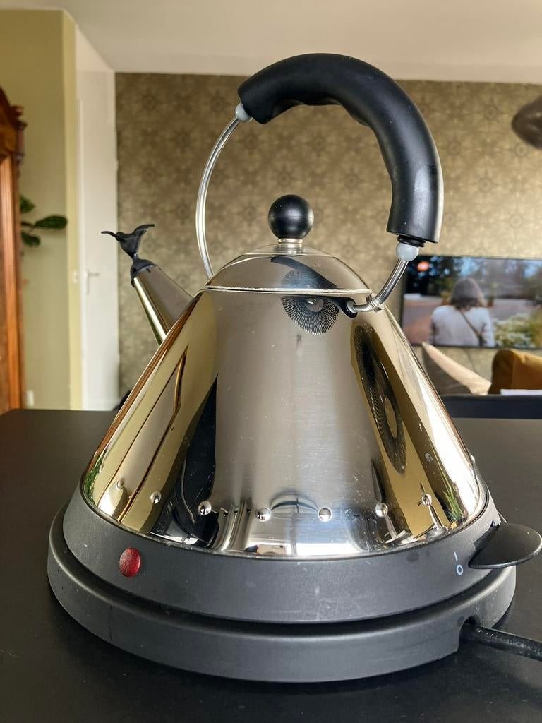 Alessi elektrische waterkoker / fluitketel, 1 tot 2 liter, Ophalen of Verzenden, Zo goed als nieuw, Rvs