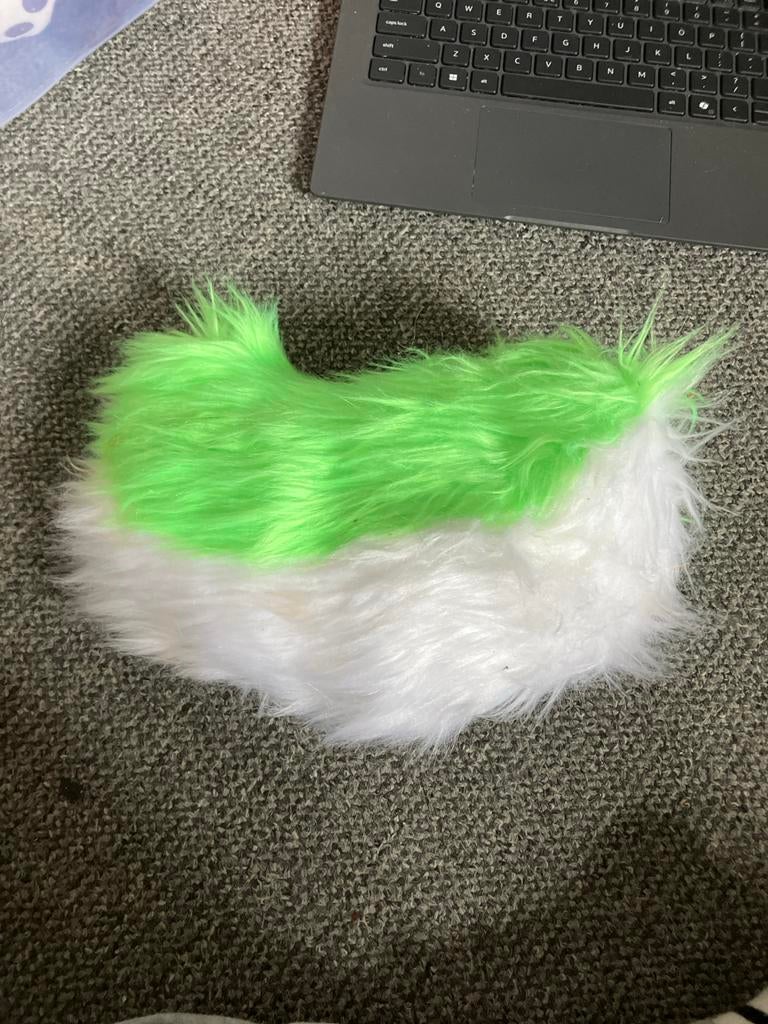 Furry staart, Ophalen, Nieuw