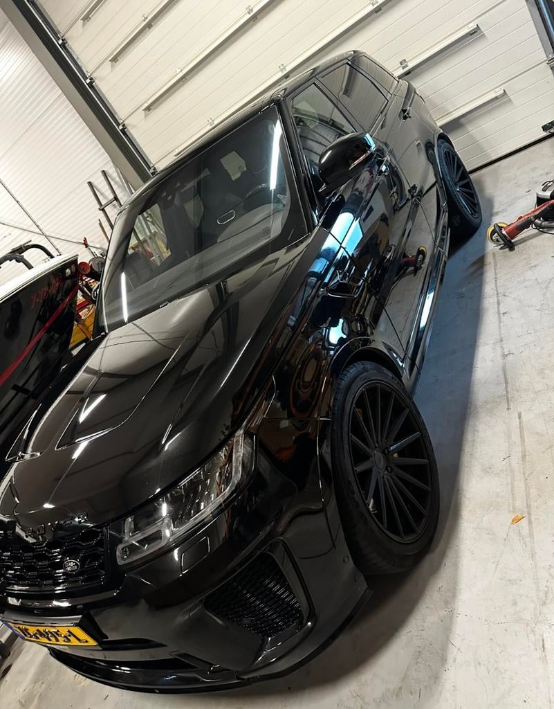 Range Rover SVR P575 edition V8, Automaat, 8 cilinders, 3000 kg, Zwart