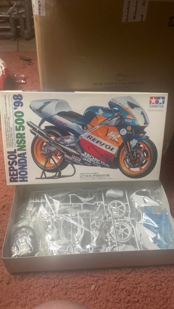Repsol honda 500 1998 doohan, Overige merken, Ophalen of Verzenden, Zo goed als nieuw, Groter dan 1:32