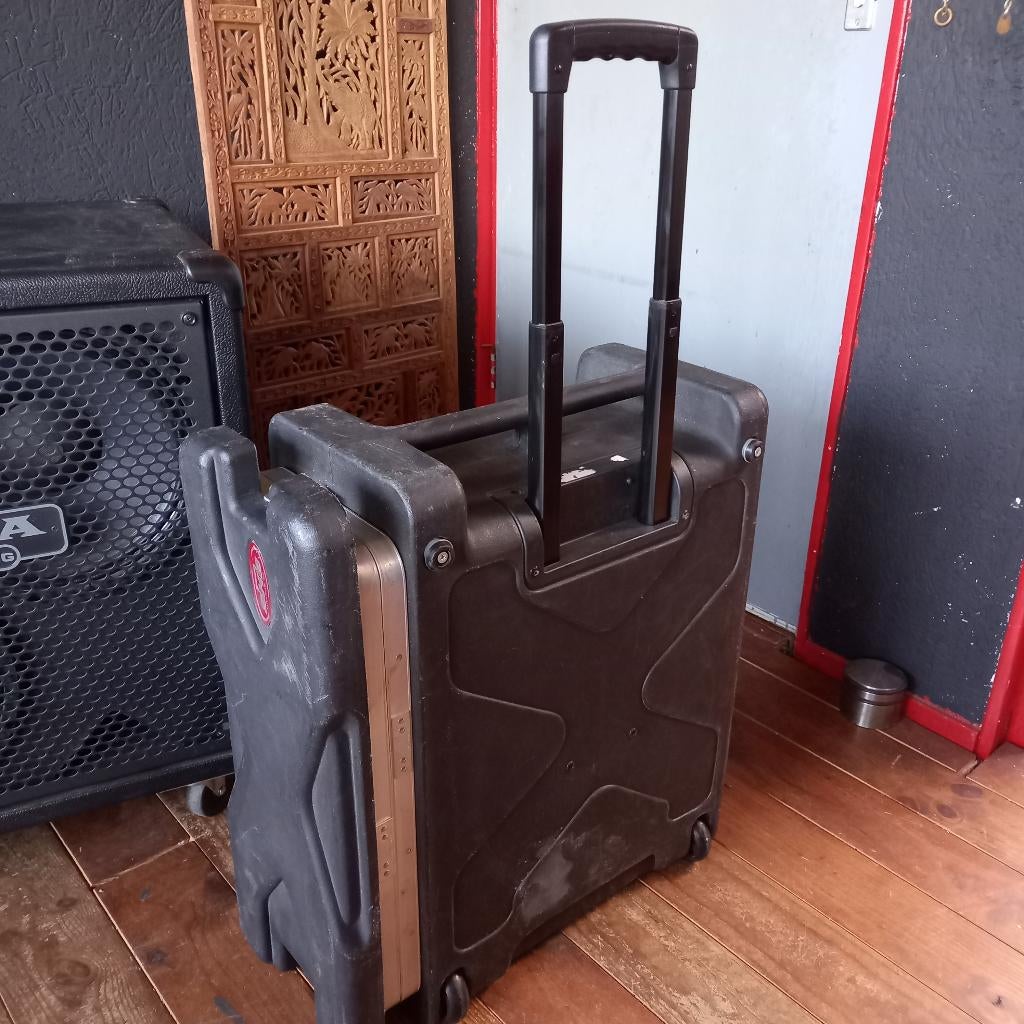 SKB Rolling Roto Rack 19inch Flightcase / Trolley versterker, Ophalen of Verzenden, Gebruikt, Overige instrumenten, Flightcase