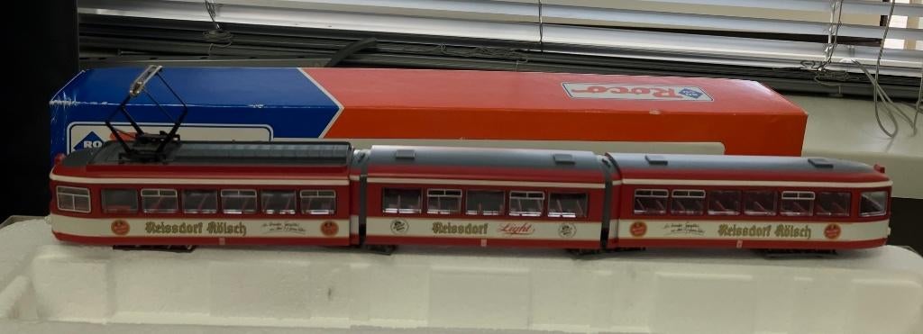 Roco 43186 H0 Tram Reisdorf Kölsch 3-delig in doos, Gebruikt, Gelijkstroom, Wagon, Ophalen of Verzenden