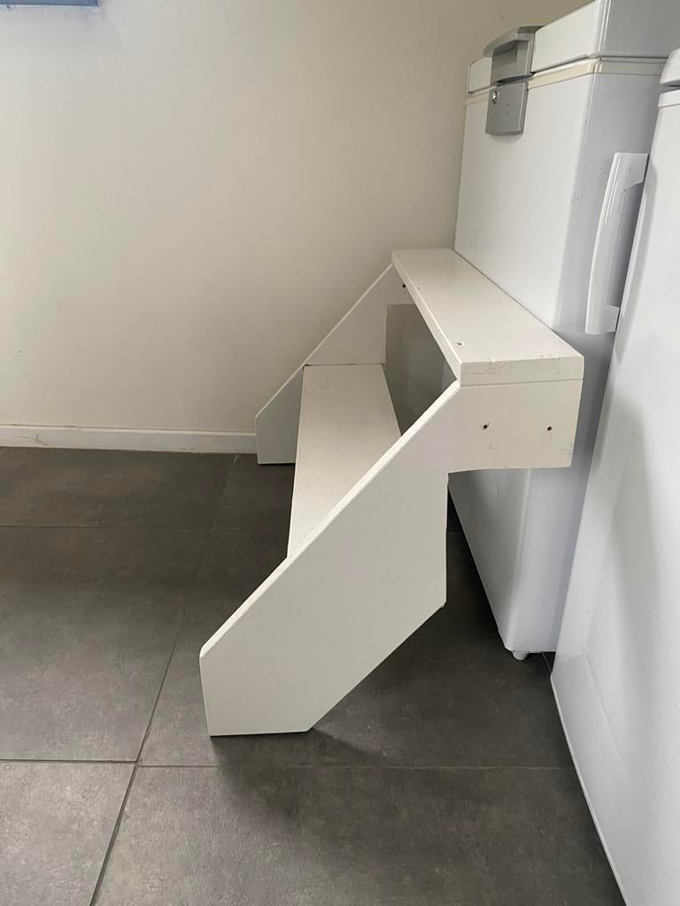 Te koop 2 trede trapje, Ophalen, Zo goed als nieuw