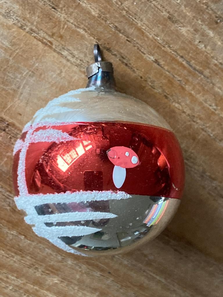 Vintage kerstbal met paddenstoelen zilver & rood, Diversen, Kerst, Ophalen of Verzenden, Zo goed als nieuw