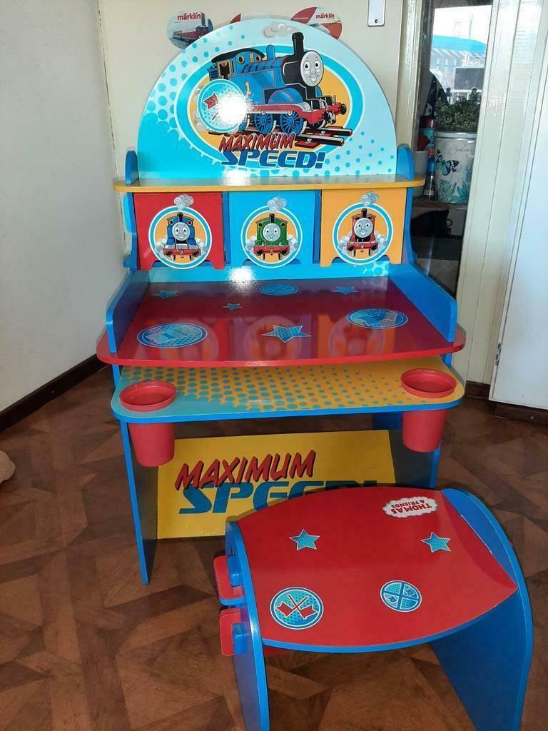 Thomas de trein bureau en stoel, Ophalen, Zo goed als nieuw, Tafel(s) en Stoel(en)