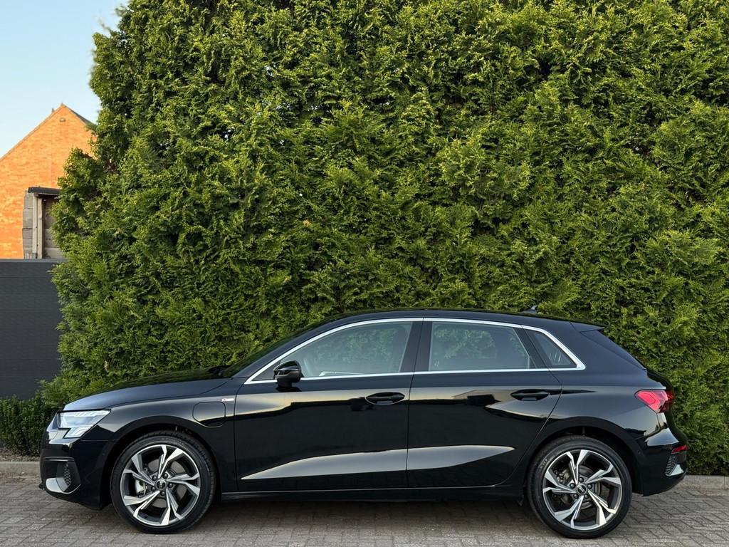Audi A3 Sportback 40 TFSI e 2x S-Line Camera CarPlay, Stof, Gebruikt, Zwart, 4 cilinders