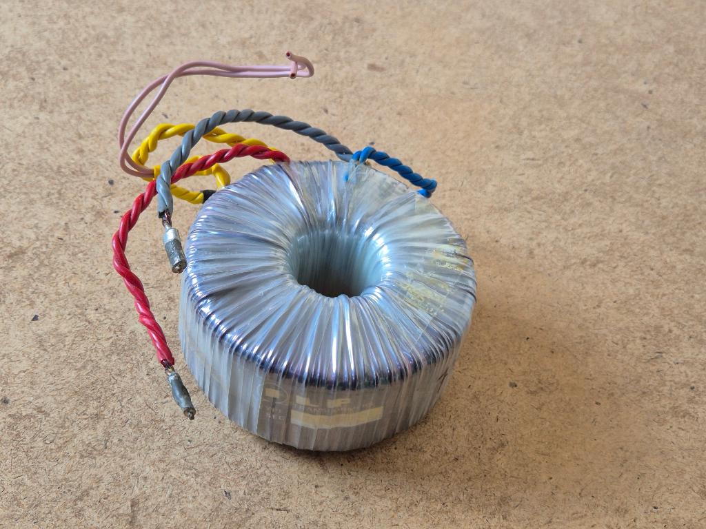 Ringkerntrafo met 2x wikkeling 12 V/12,5 A | 300VA, Hobby en Vrije tijd, Elektronica-componenten, Ophalen, Gebruikt