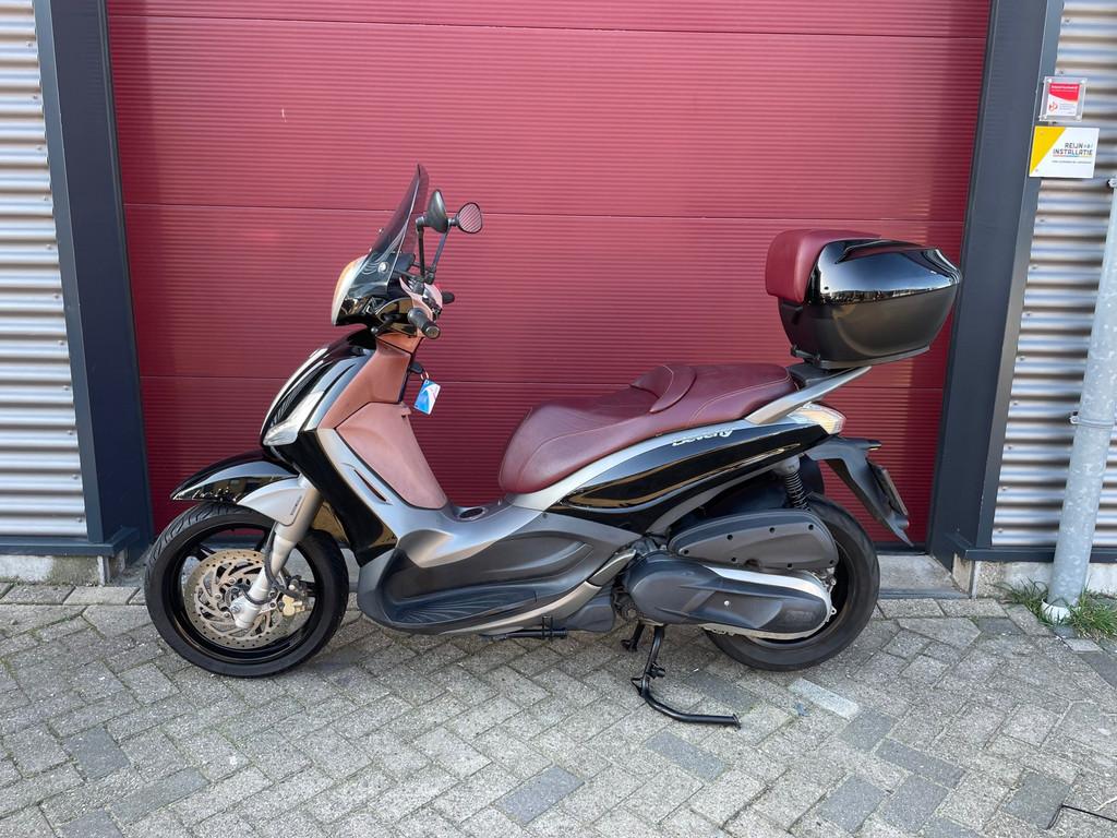 Piaggio Beverly 350 Sport ABS - foto 3