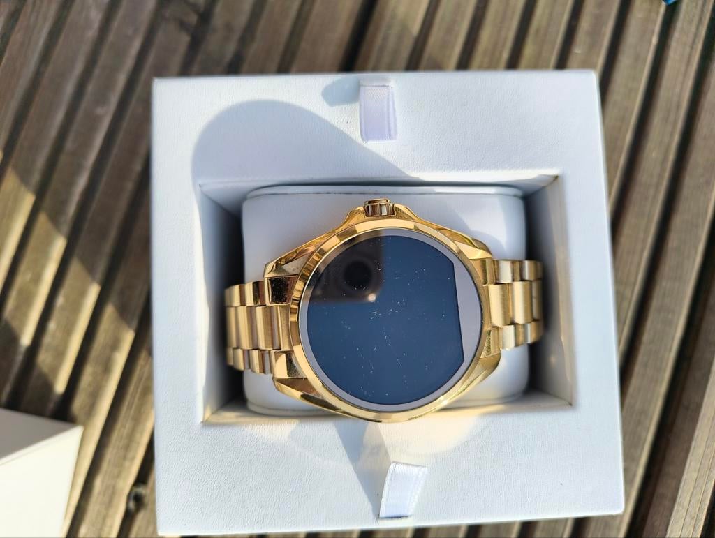 Michael Kors Smartwatch - Goudkleurig en Onbeschadigd, Sieraden, Tassen en Uiterlijk, Smartwatches, Ophalen of Verzenden, Zo goed als nieuw