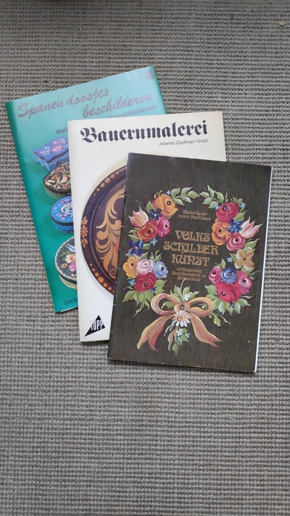 3 boeken Volks schilderkunst+patroonbladen, ISBN: 3772404855, Hobby en Vrije tijd, Ophalen of Verzenden, Zo goed als nieuw, Acrylverf