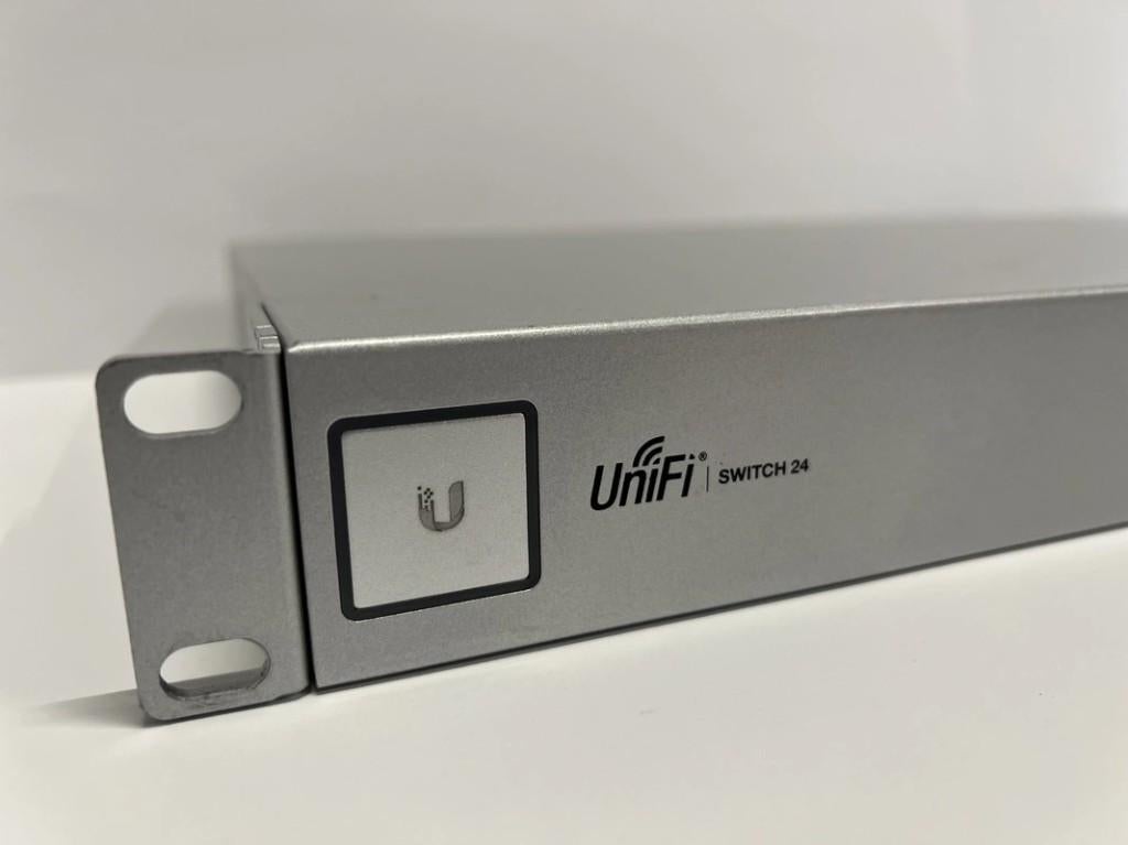 Ubiquiti UniFi US-24 (meerdere units) / netwerkswitch, Ophalen of Verzenden, Gebruikt