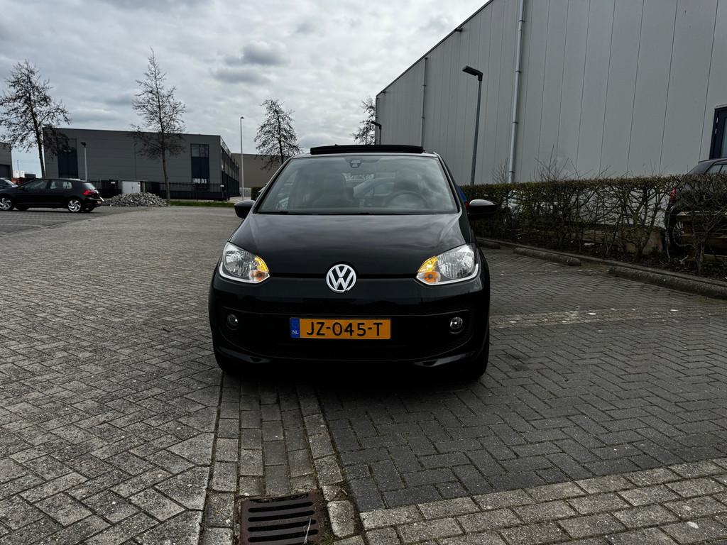 Volkswagen Up! 1.0 high up! BlueMotion INCL NWE APK!, Voorwielaandrijving, Stof, Gebruikt, 840 kg
