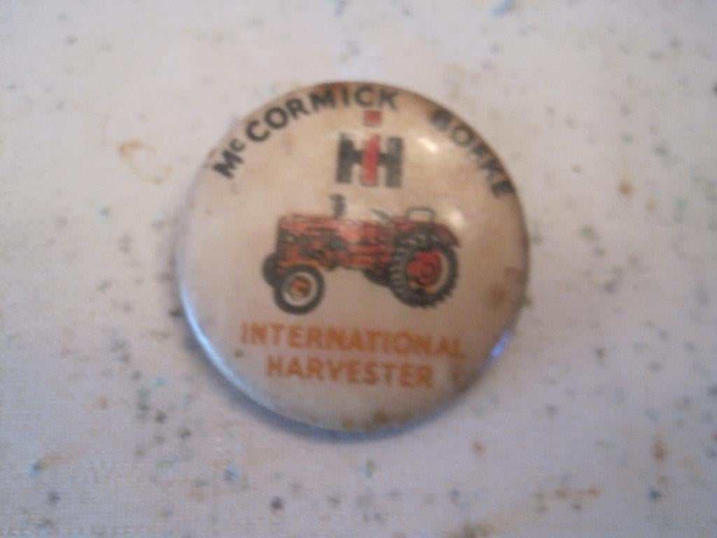 mc corrmick button, Ophalen of Verzenden, Gebruikt, Overige onderwerpen