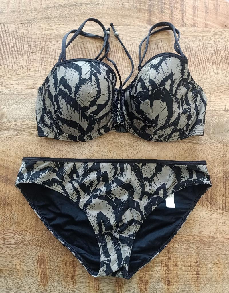 Prima donna bikini 75 E broekje 38 ZGAN zilver zwart 75E, Kleding | Dames, Badmode en Zwemkleding, Zwart, Ophalen of Verzenden