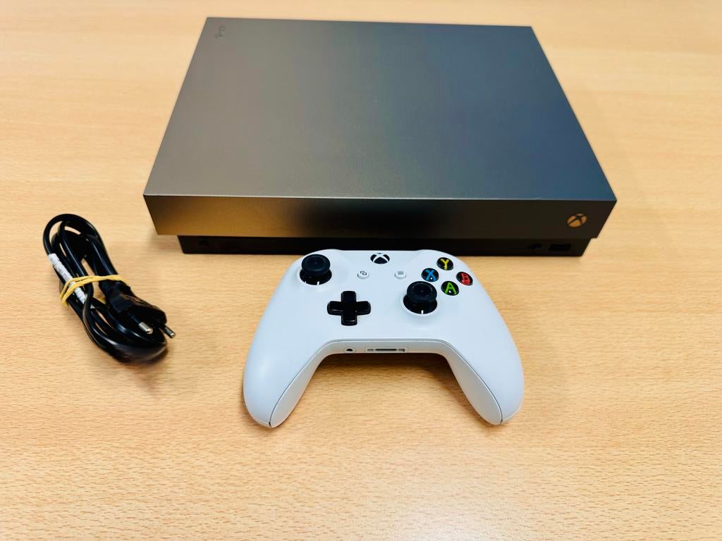 Special Edition Xbox One X met controller - Getest en werkt, Spelcomputers en Games, Spelcomputers | Xbox One, Ophalen, Gebruikt