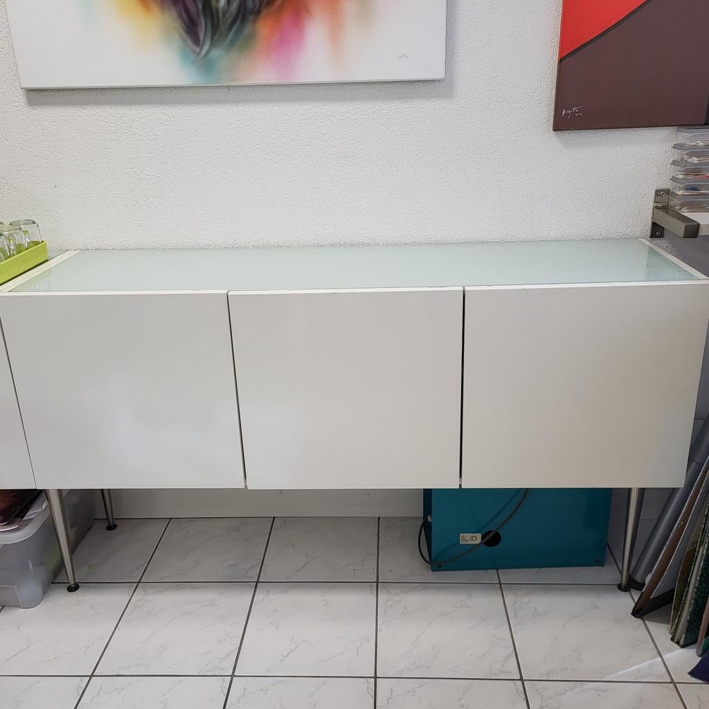 Ikea Besta Dressoir Wit met Glazen Bovenplaat, Ophalen, 100 tot 150 cm, 25 tot 50 cm, Glas