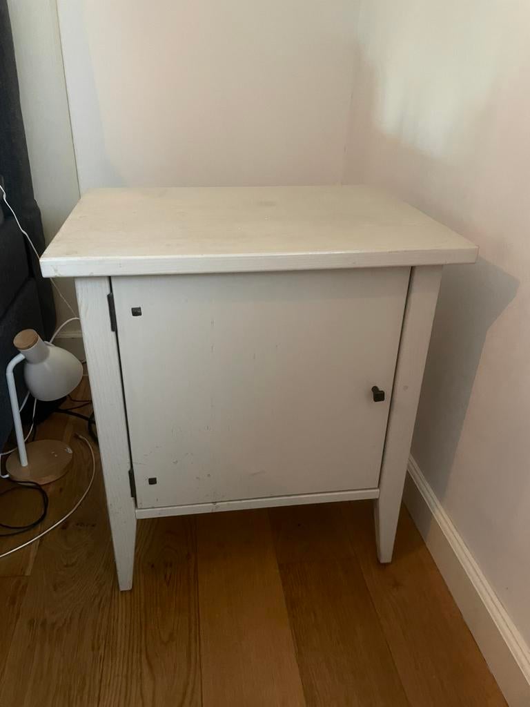 Nachtkastje IKEA, Huis en Inrichting, Slaapkamer | Nachtkastjes, Ophalen, Zo goed als nieuw, Minder dan 45 cm, 55 tot 70 cm