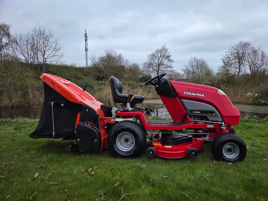 Countax C300H zitmaaier met bladveger in nieuwstaat, Ariens, Countax, Ophalen of Verzenden, Zo goed als nieuw