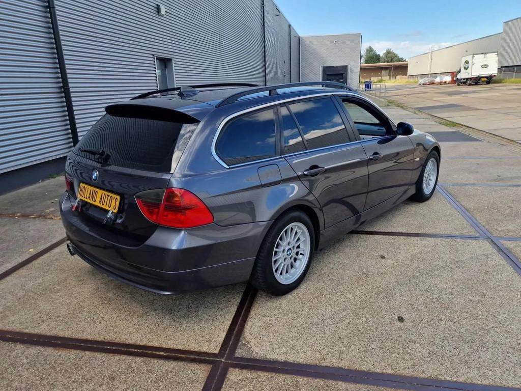BMW 3-serie Touring 325i, Auto's, BMW, Automaat, Gebruikt, Zwart, 1520 kg