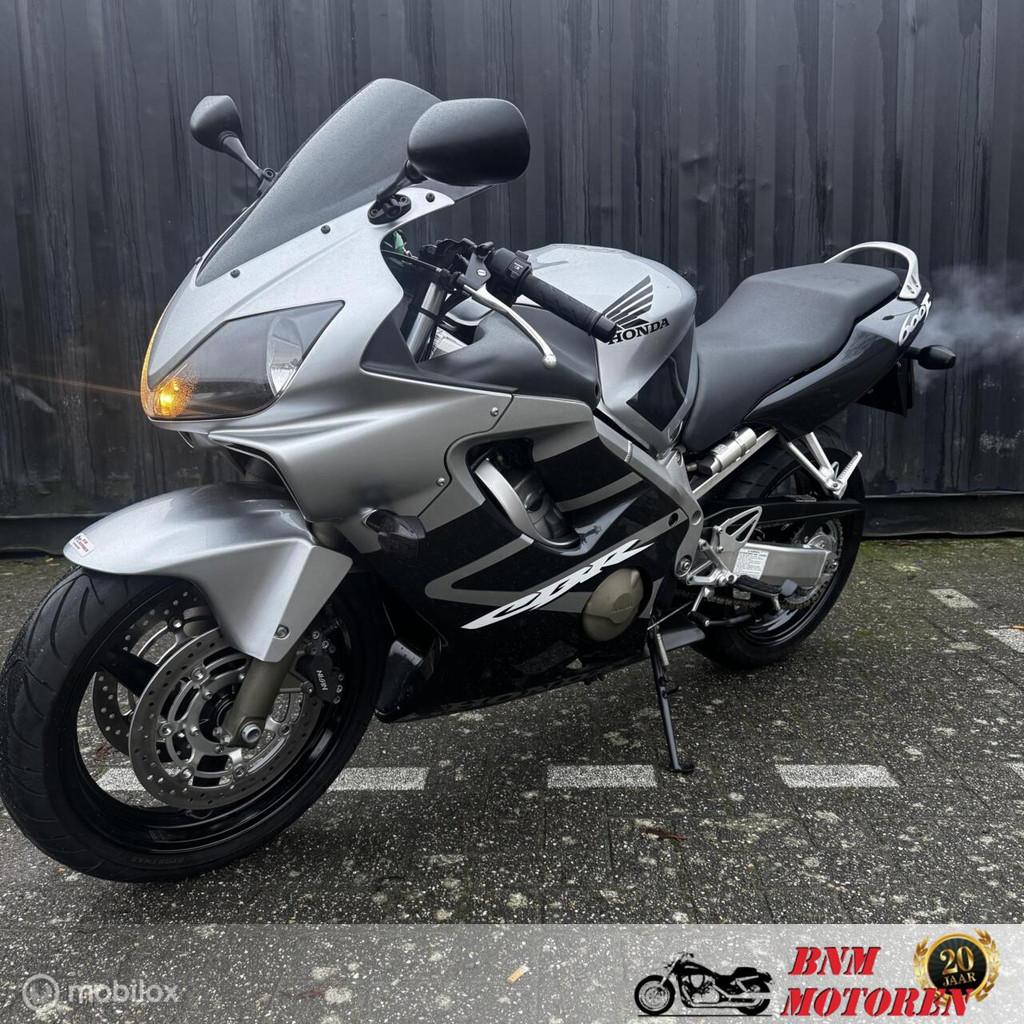 Honda CBR 600F - foto 3