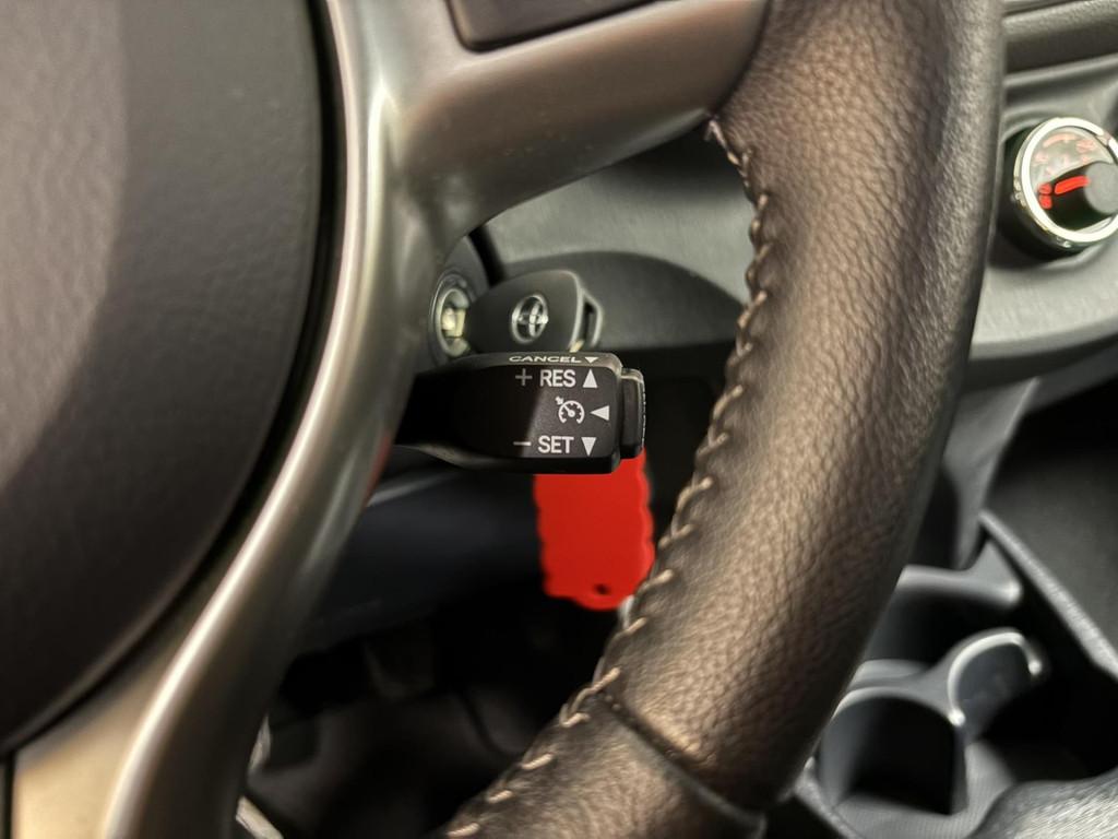 Toyota Yaris 1.3 VVT-i Aspiration *1ste Eigenaar/Dealer OH!*, Voorwielaandrijving, Euro 5, 4 cilinders, Bedrijf