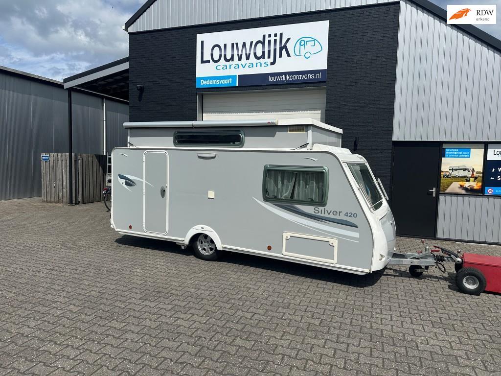 TRIGANO Silver 420 ’11 (Mover, Vastbed, Hefdak), Caravans en Kamperen, Caravans, Vast bed, Trigano, Bedrijf, Treinzit