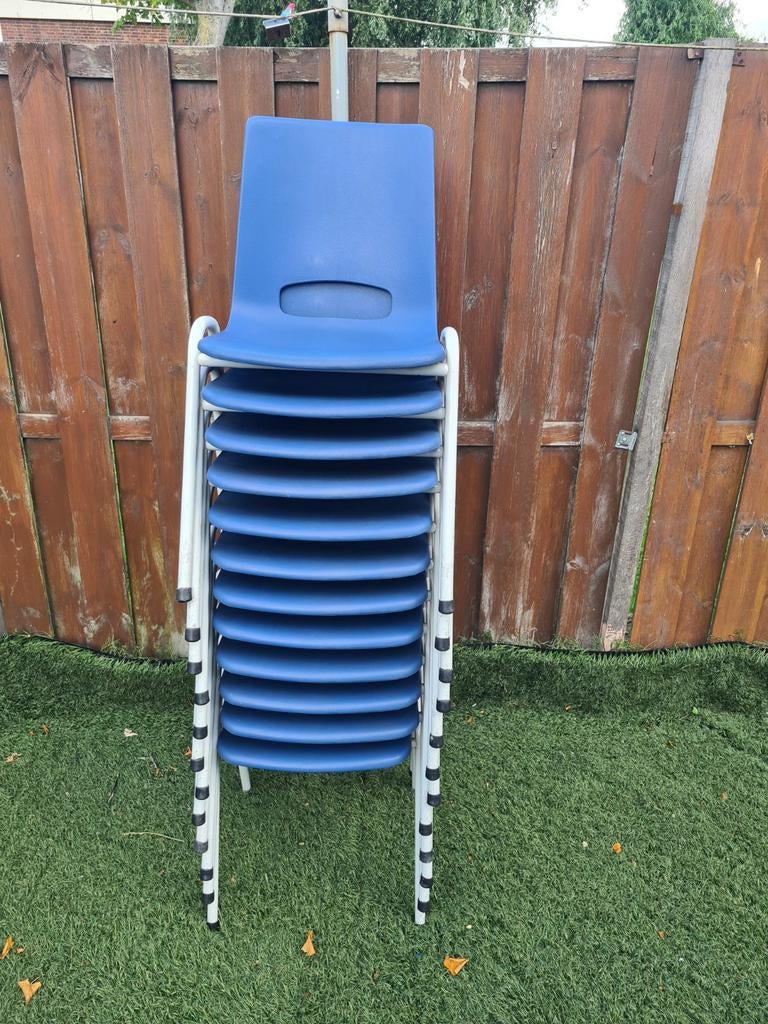 Partij stapelbaar kantine stoelen 16 stuks, Tuin en Terras, Ophalen, Kunststof, Stapelbaar