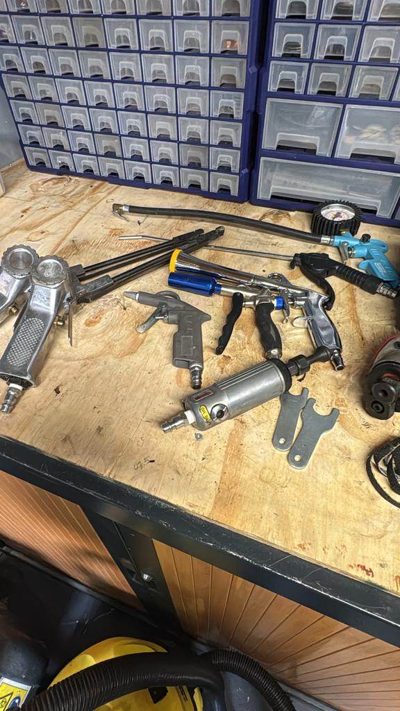 Airpress HL 340/90 Compressor met luchtgereedschap, Doe-het-zelf en Verbouw, Compressors, Ophalen, Gebruikt, 6 tot 10 bar, 25 tot 100 liter