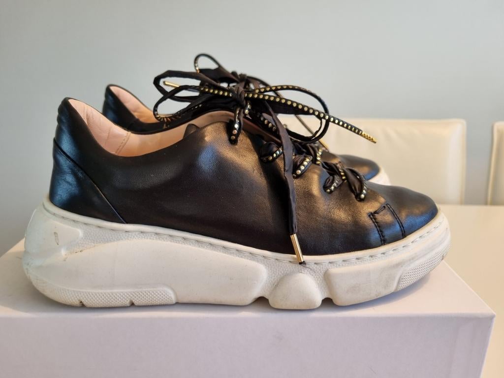 Mooie zwarte sneakers van AGL. Maat 36. Leer., Zwart, AGL, Ophalen of Verzenden, Sneakers of Gympen