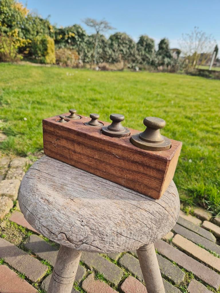 Antiek houten gewichtenblok met gewichten, Antiek en Kunst, Ophalen of Verzenden