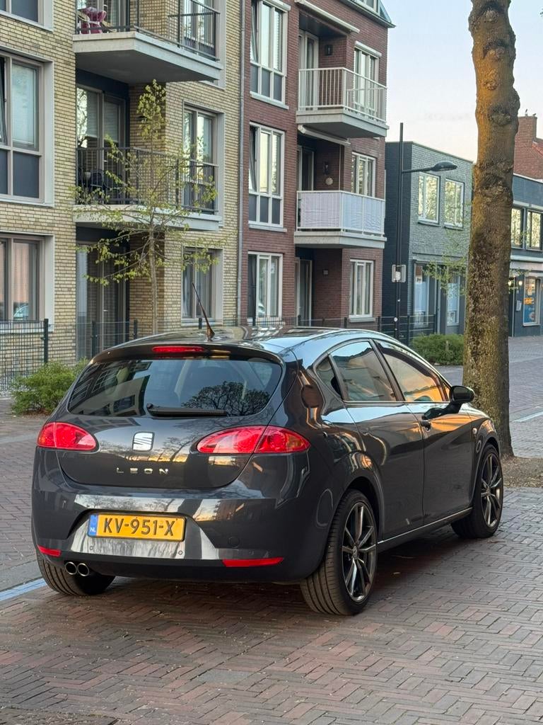 Seat Leon 1.8 Tfsi 118KW 2009 Grijs, Auto's, Voorwielaandrijving, 4 cilinders, USB, Particulier