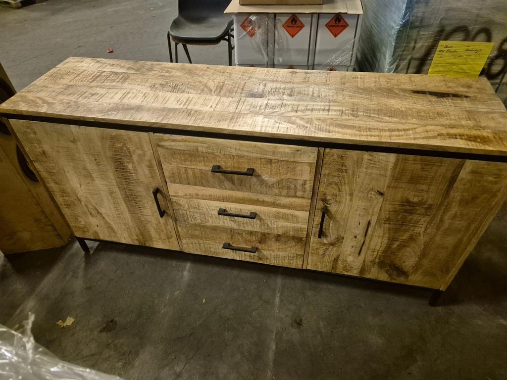 Mangohout dressoir zo goed als nieuw, Ophalen, 150 tot 200 cm, Zo goed als nieuw, Met lade(s)