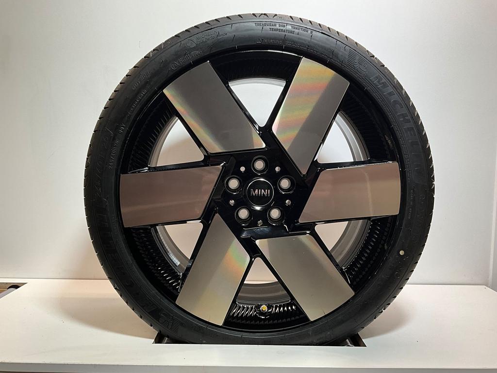 20’’MINI COUNTRAYMAN U25 VELGEN ZOMERBANDEN STYLE 946, 245 mm, -, -, Banden en Velgen